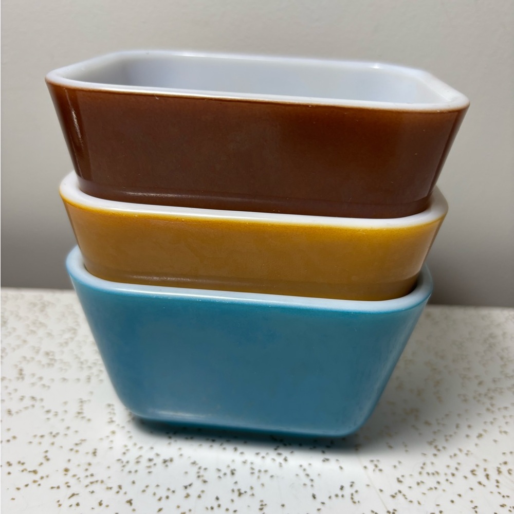 Set of 3 vintage Pyrex 501 Fridgies (1.5 cup capacity)